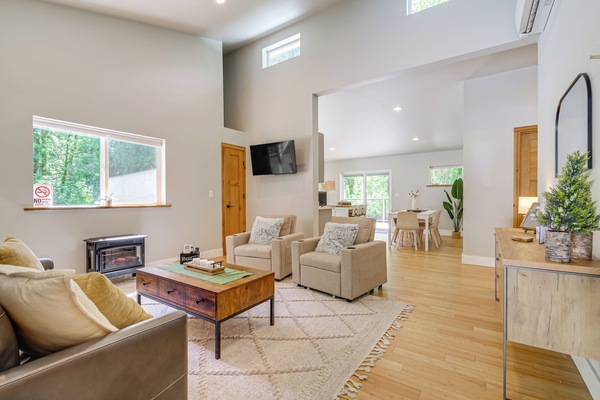 Living Area | Smart TV | Electric Fireplace | Board Games