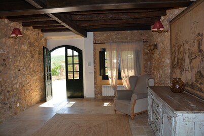 At 10 minutes drive/Sitges   Masia Las Moreras    New 100% Tradition & Comodity