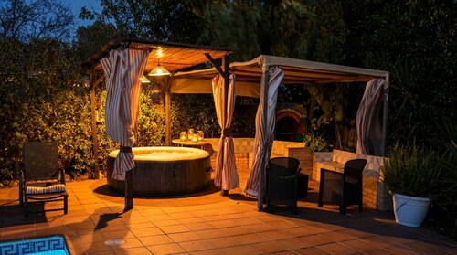 15 min. by car / Sitges. Villa  Ilus  16 people. XXL  Pool by Weekly Villas.