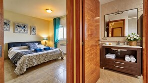 6 bedrooms, iron/ironing board, travel crib, free WiFi