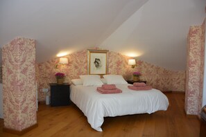 4 chambres, fer et planche à repasser, Wi-Fi, literie fournie