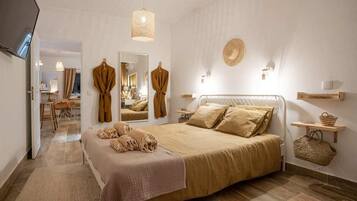 2 bedrooms, iron/ironing board, travel crib, free WiFi