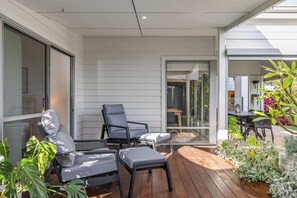 Outdoor dining - Vogue Design — Footpath to the beach (West Busselton)