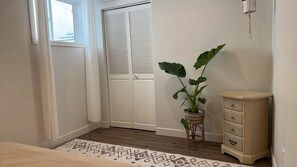 2 chambres, fer et planche à repasser, Wi-Fi, draps fournis
