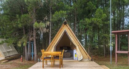 Lakeside A-Frame | Waterfront Stay • Lake Views