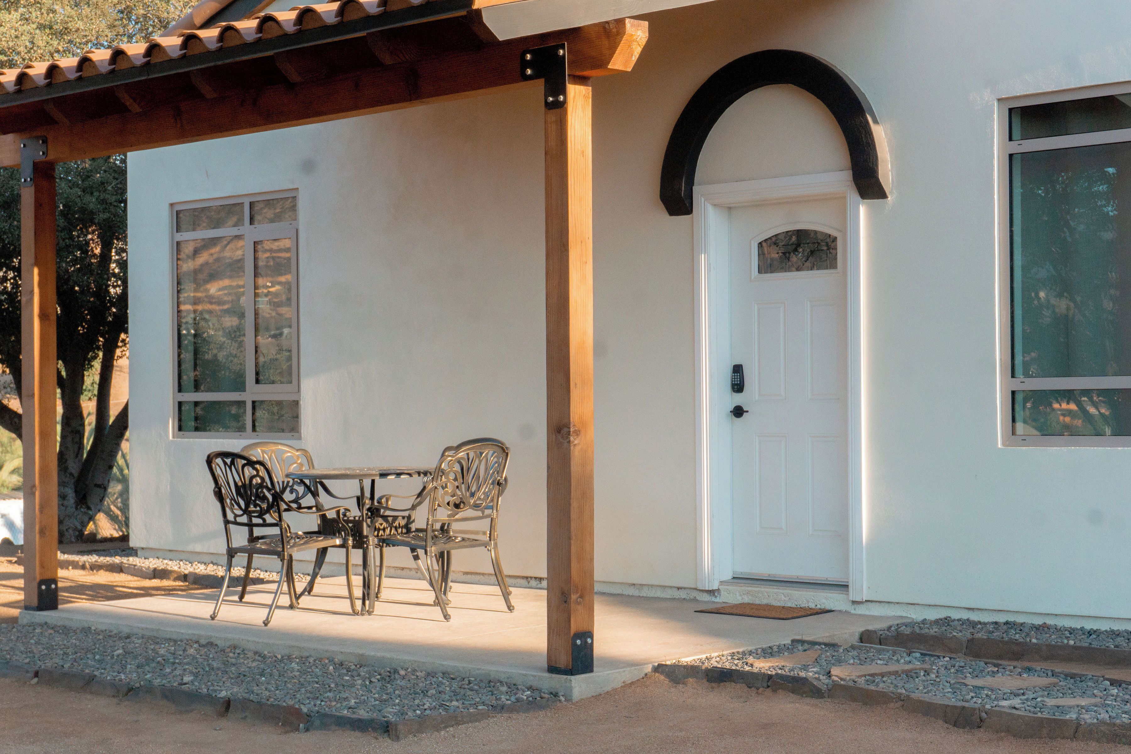 Family Cabin, 2 Bedrooms, Pets allowed, Mountain View | Terrace/patio