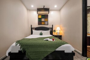 Minibar, in-room safe, desk, free WiFi