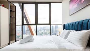Superior Apartment, 1 Bedroom, Kitchen, City View | Meja, ruang kerja komputer riba, Wi-fi percuma, cadar katil