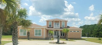 Luxurious 7-bedroom Estate with Movie Theatre, Pool, and Basketball Court