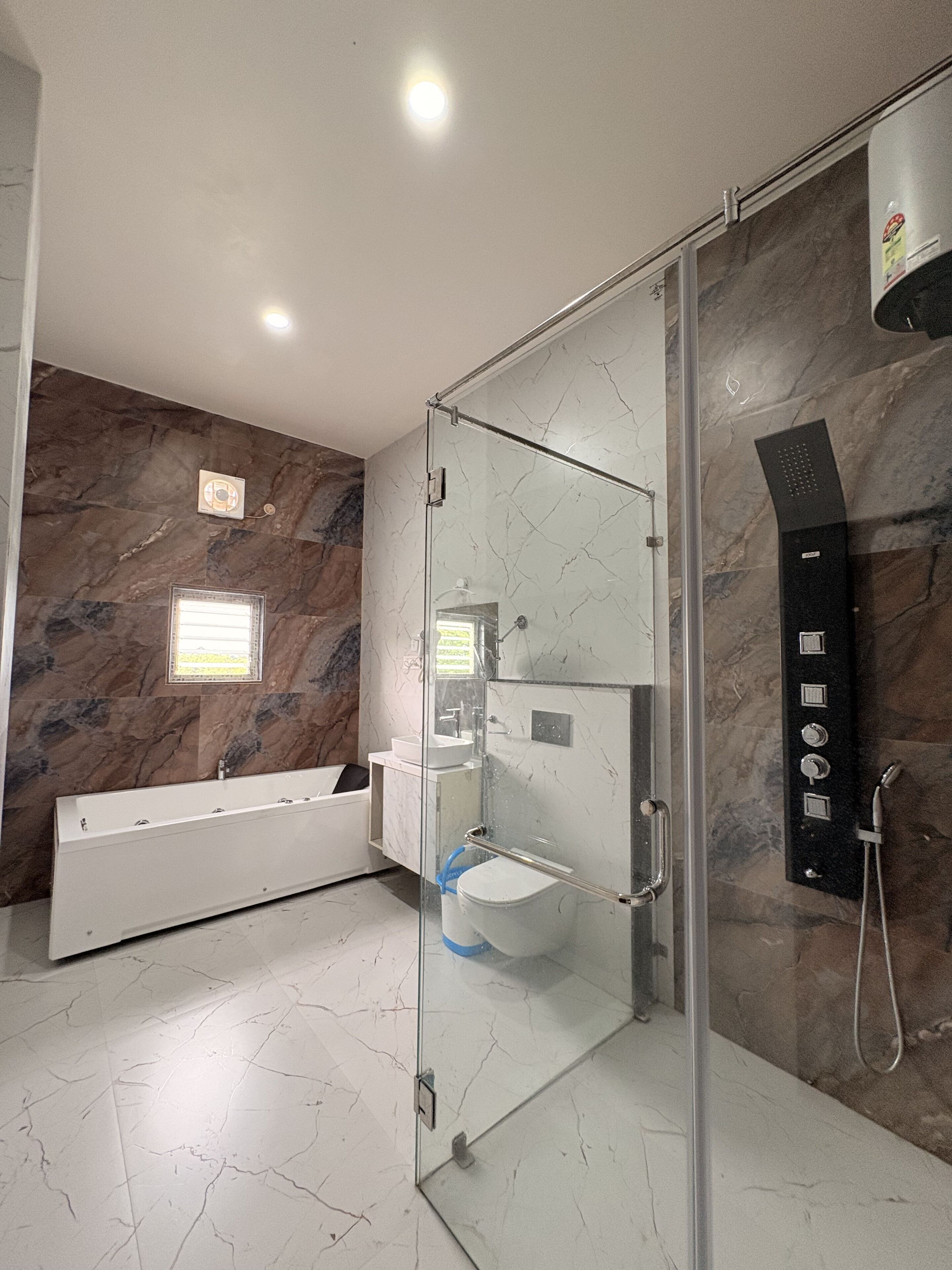 Suíte estúdio executiva | Banheiro | Produtos de toalete grátis, toalhas de banho, sabonete, shampoo