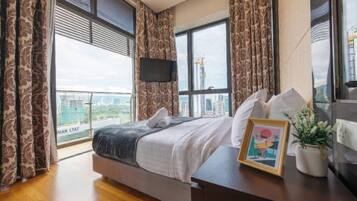 Deluxe Apartment, 2 Bedrooms, Kitchen, City View | Desk, laptop workspace, iron/ironing board, free WiFi