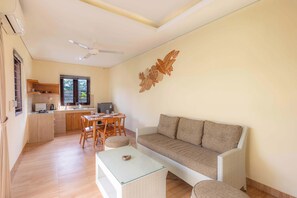 Deluxe Villa, Pool View | Living area - Jnana Bali Villa (Sukawati)