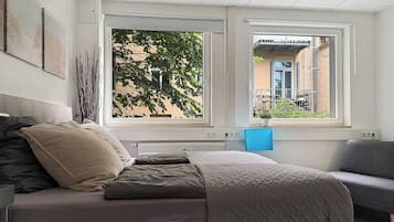 3 habitaciones, tabla de planchar con plancha, cuna de viaje y wifi