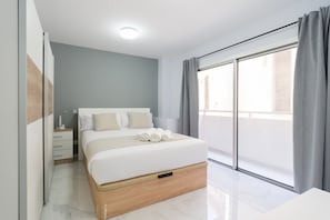 2 chambres, fer et planche à repasser, accès Internet