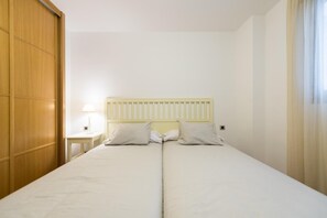 2 habitaciones, tabla de planchar con plancha y wifi gratis 