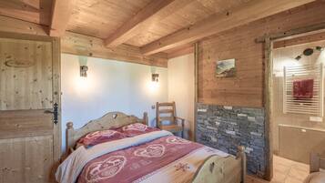 4 bedrooms, WiFi, bed sheets