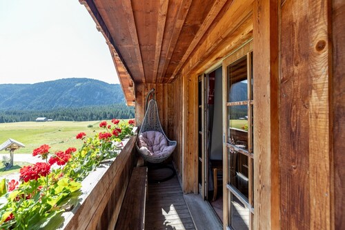 Chalet „Merlin“ mit Bergblick, privater Terrasse und WLAN