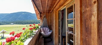 Chalet „Merlin“ mit Bergblick, privater Terrasse und WLAN