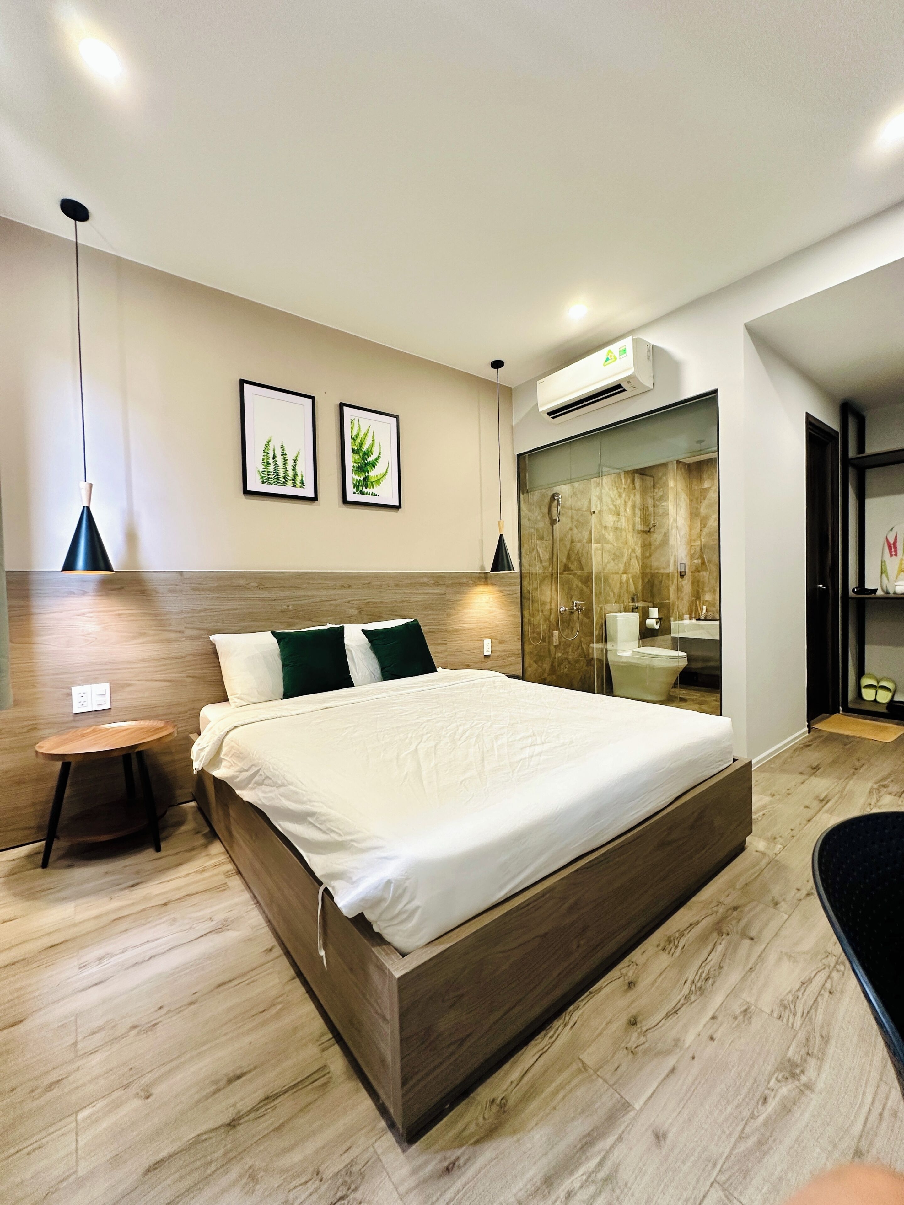 Quarto júnior, 1 cama Queen, vista para a cidade | Roupas de cama antialérgicas, individualmente decorados, escrivaninha