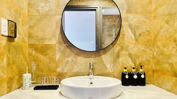 Junior Room, 1 Queen Bed, Sea View | Bathroom