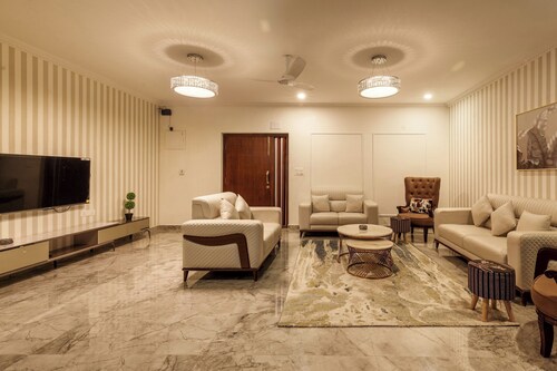 Amber Apartment 103 by Stayjade