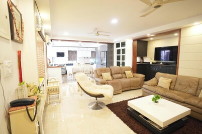 Eastern Elegance by Jadecaps