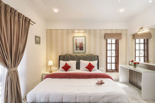 Emerald Apartments by Red Olive