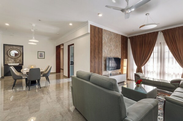 Apartment (2 Bedrooms) | Living area