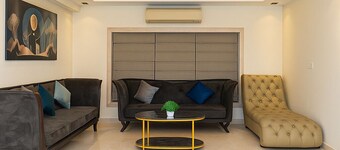 Elan Royale by Jadecaps