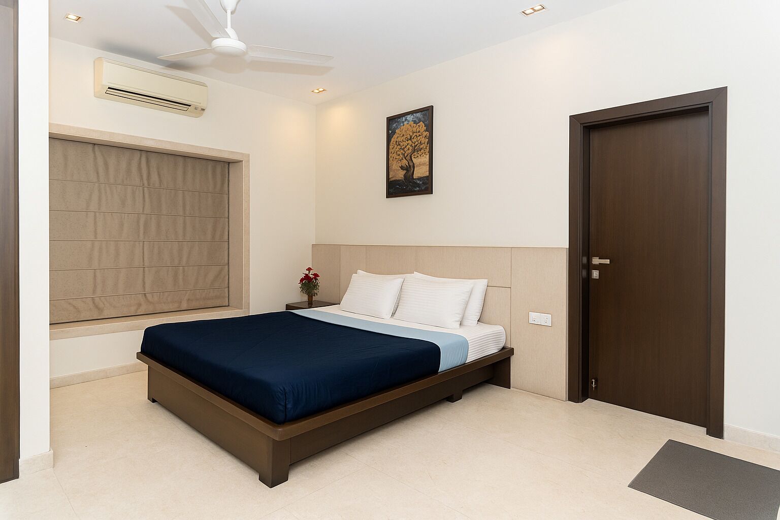 Apartment (2 Bedrooms) | 3 bedrooms, desk, laptop workspace, bed sheets