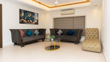 Apartment (2 Bedrooms) | Living area | TV