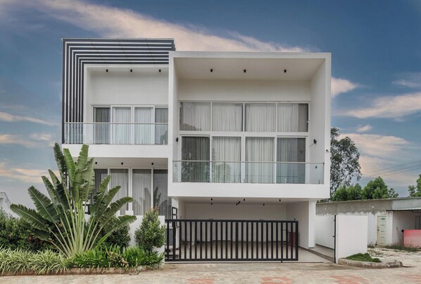 Villa (1 Bedroom) | Front of property