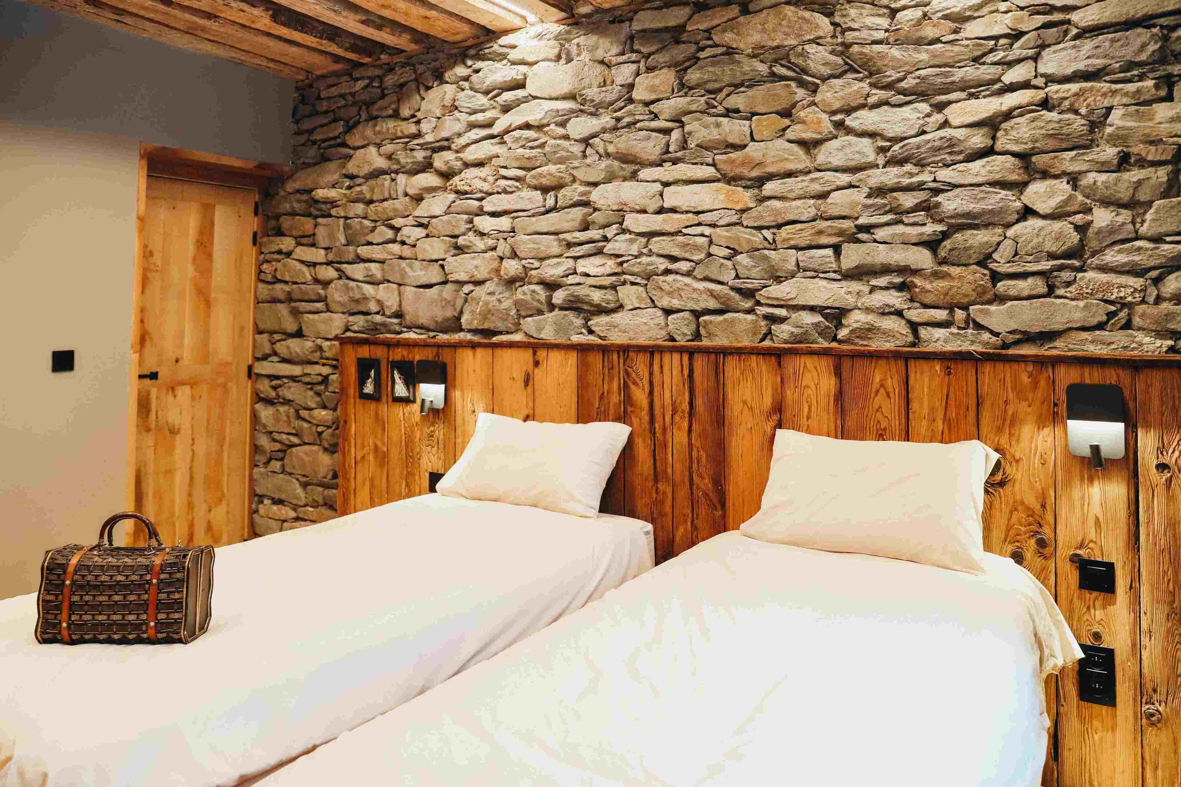 1 chambre, fer et planche à repasser, accès Internet