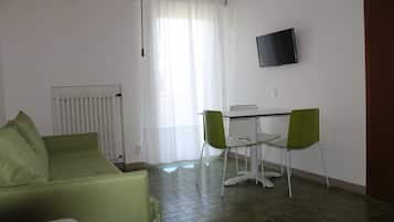 标准公寓, 阳台 | 起居区