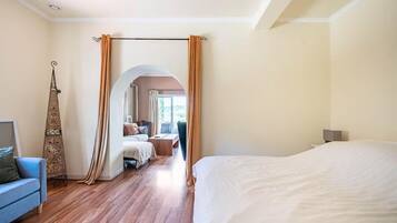 3 bedrooms, desk, iron/ironing board, travel cot