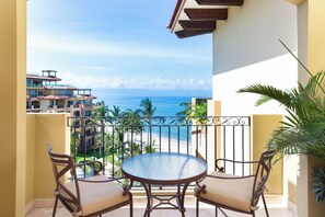 Estudio Signature, 2 camas de matrimonio, balcón, vistas al mar | Vistas del balcón