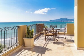 Signature-Apartment, 3 Schlafzimmer, Meerblick, Meerseite | Strand-/Meerblick