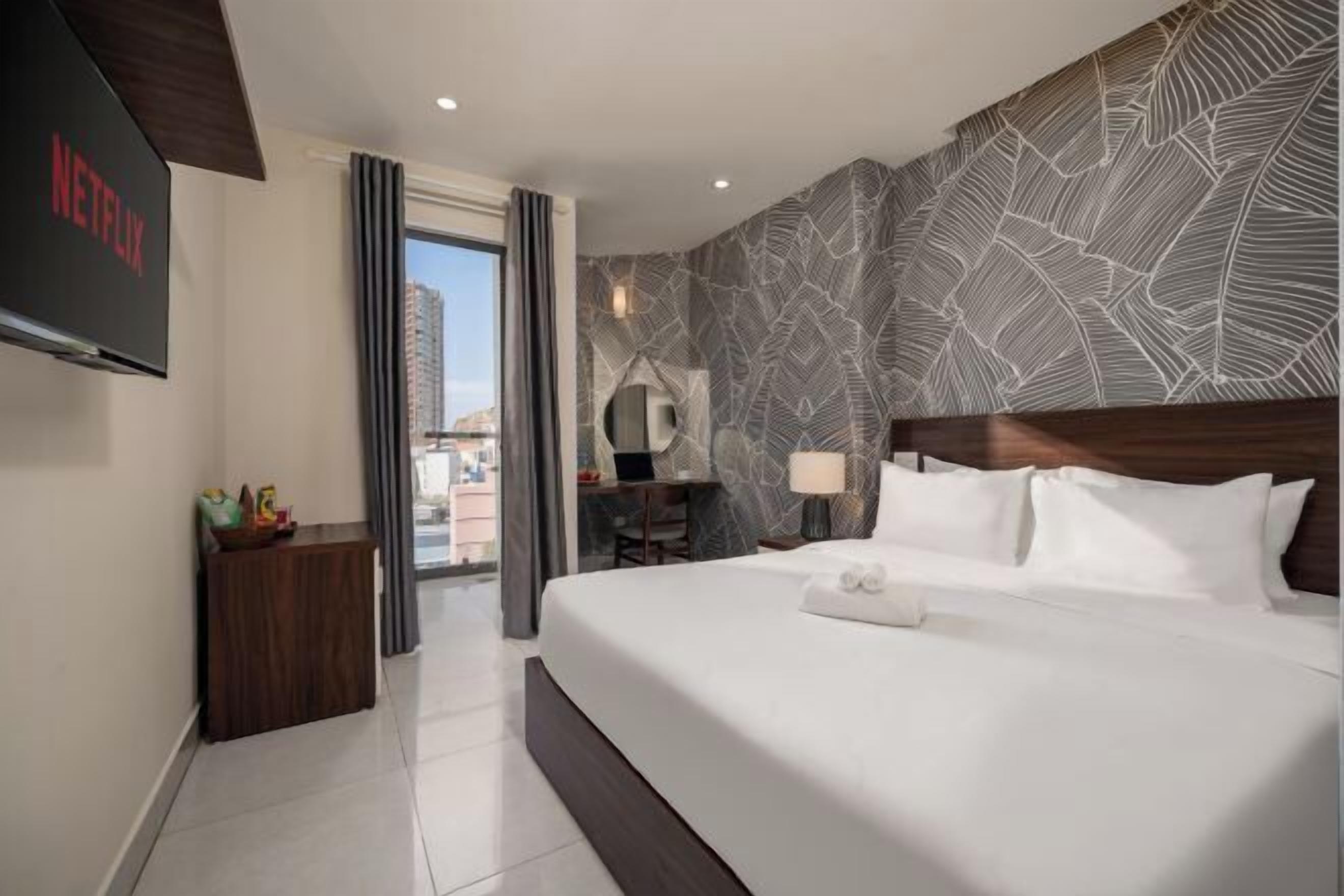 Een bureau, een laptopwerkplek, gratis wifi