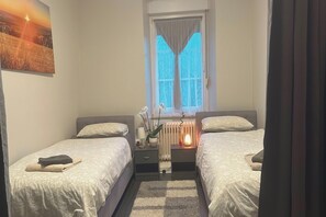 2 Schlafzimmer, BĂŒgeleisen/BĂŒgelbrett, Internetzugang