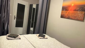 2 bedrooms, iron/ironing board, free WiFi