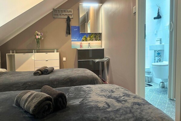 1 chambre, fer et planche à repasser, Wi-Fi gratuit