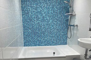 Shower, hair dryer - Apartment in Pellingen near Saar-Hunsrück Park (Trier)