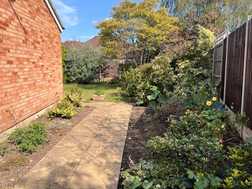 Spacious Family Bungalow With Garden For Up To 7