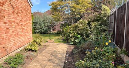 Spacious Family Bungalow With Garden For Up To 7