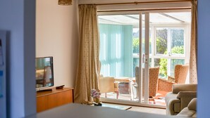 Unclassified image, 5 of 77, button - Amazing Beachside 2Bd Family Home With Garden (Margate)