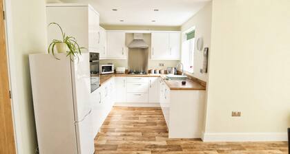 3Bd Gem In The Heart Of Barnetby Le Wold