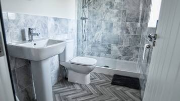 Apartment | Bathroom