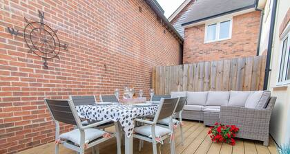 Elegant Ludlow Haven: 4Bed Ultimate Tranquility