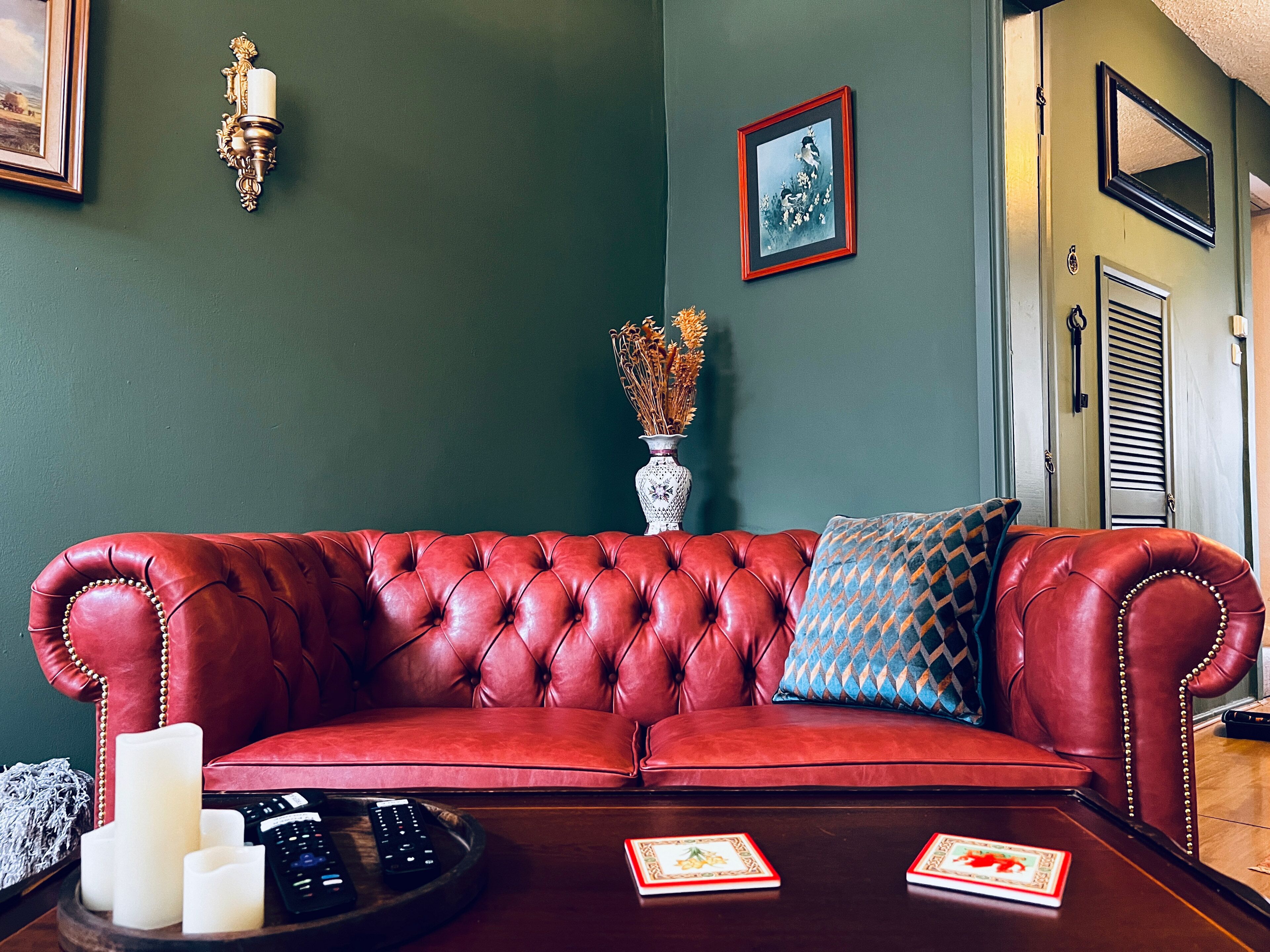 Hus | Oppholdsrom | En 1-tommers TV med digitale kanaler