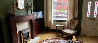 RobinâS Hollow: 2Bd Home Near Wrexham Afc